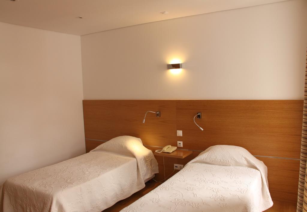 Hotel Zenite أنغرا دو إِراويزو المظهر الخارجي الصورة