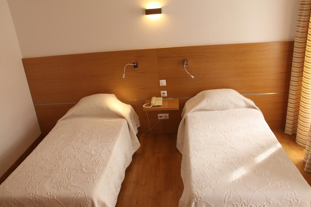 Hotel Zenite أنغرا دو إِراويزو المظهر الخارجي الصورة